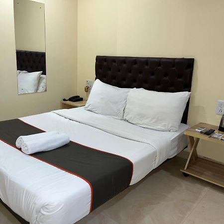 U Life Hotel Mumbai Dış mekan fotoğraf