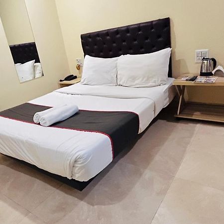 U Life Hotel Mumbai Dış mekan fotoğraf