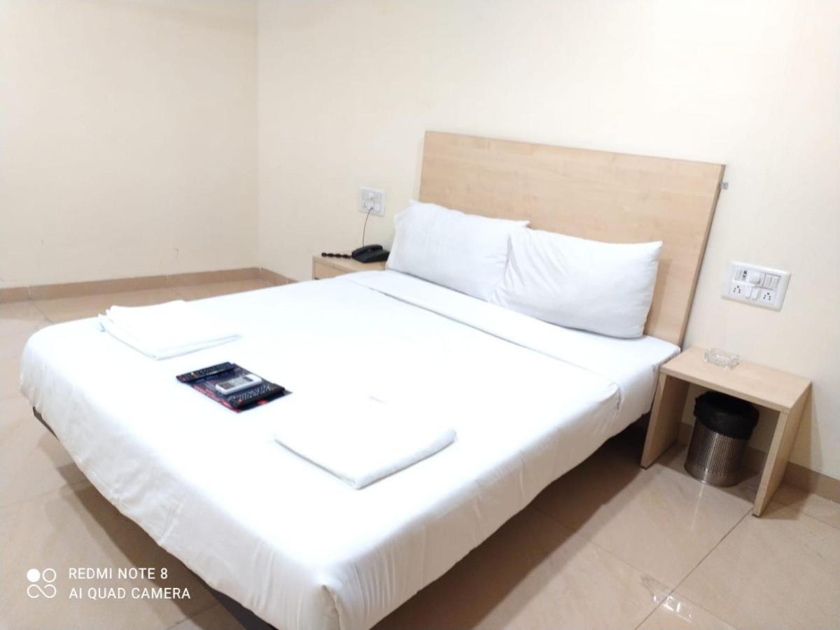 U Life Hotel Mumbai Dış mekan fotoğraf