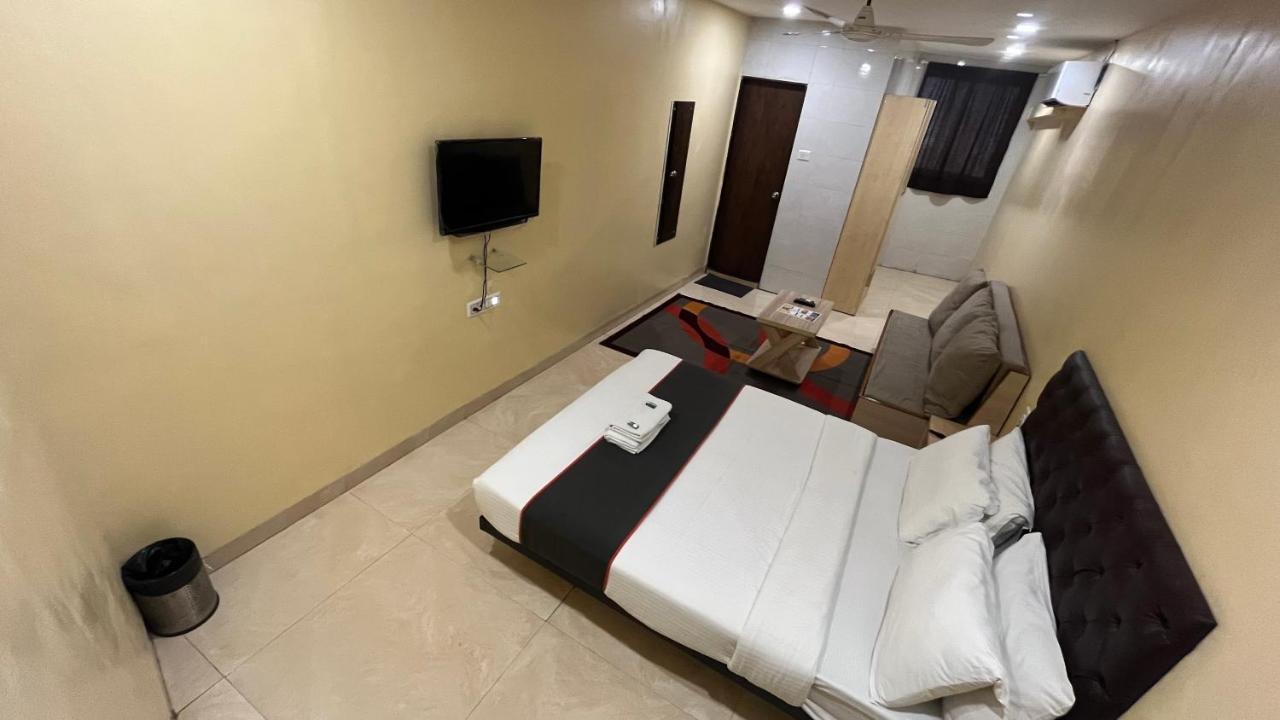 U Life Hotel Mumbai Dış mekan fotoğraf