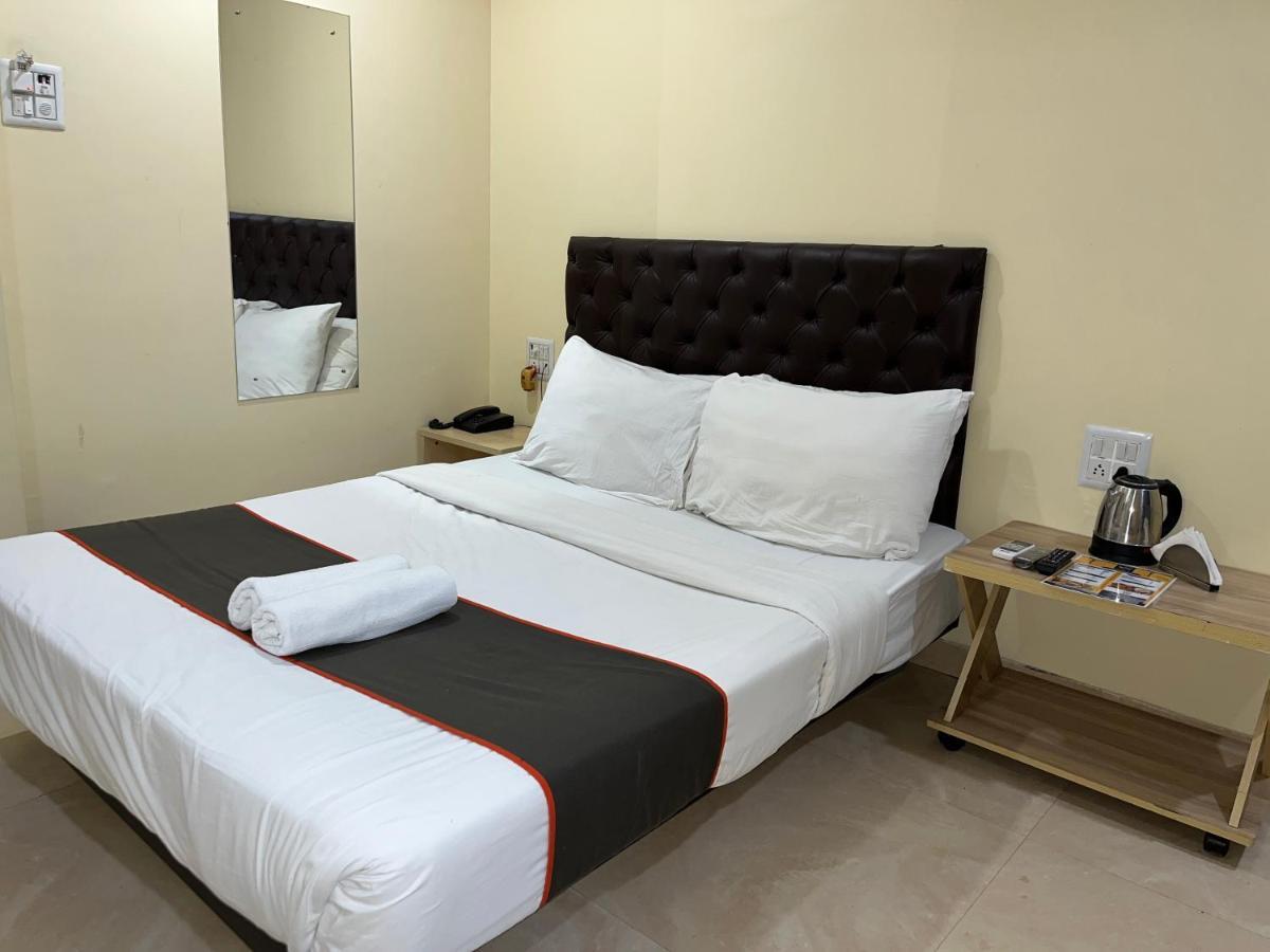 U Life Hotel Mumbai Dış mekan fotoğraf